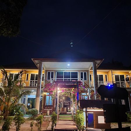 Tamara Resort Motel Kampong Juara Екстер'єр фото